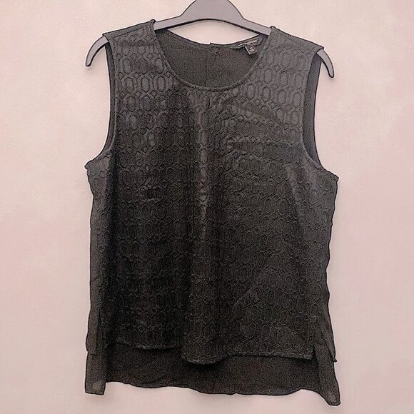 Banana Republic Black sleeveless blouse with lace front detail - Picture 1 of 6